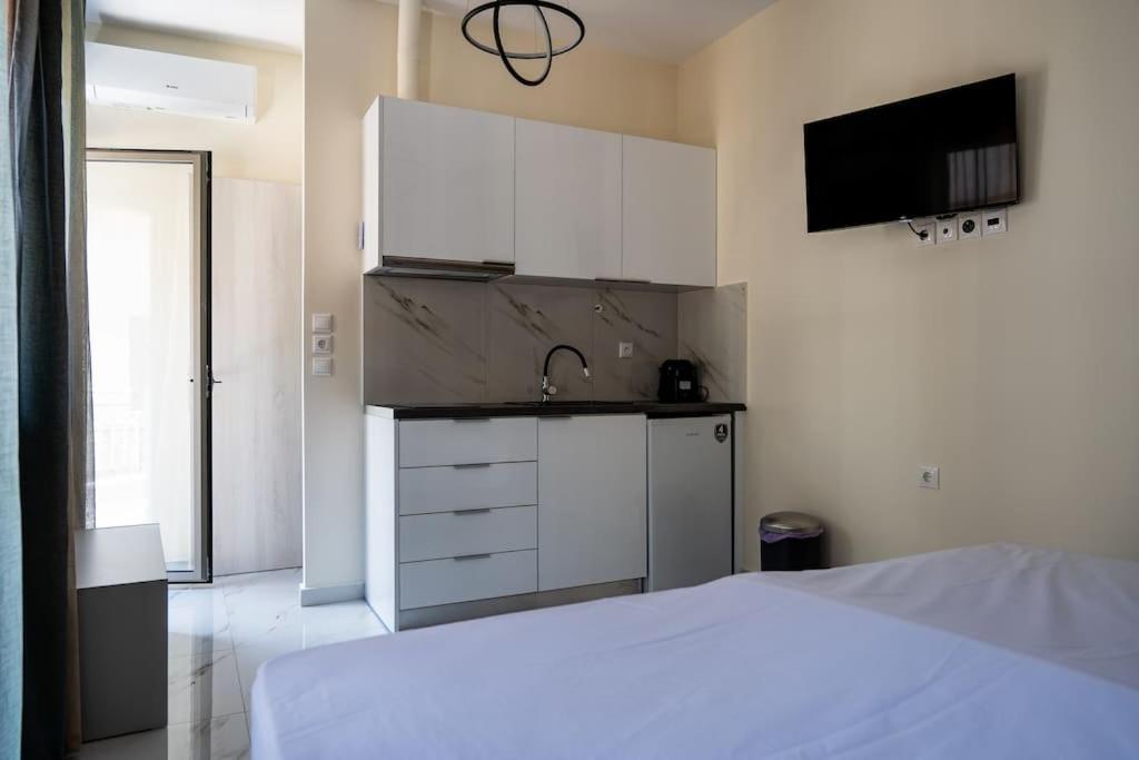 Plaka Rafaela Elegant Urban Retreat In Athens Historic Heart Apartment Екстериор снимка